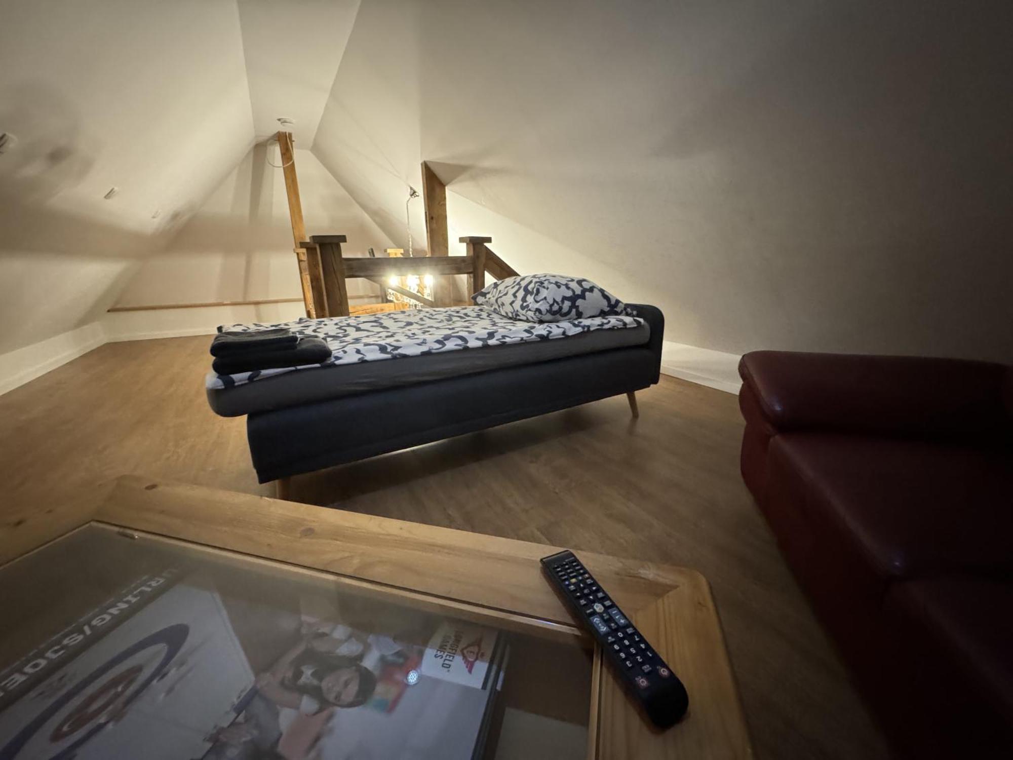 Bielefeld Zentral Komplette Fewo, 4 Schlafbereiche Bis Zu 8 Personen エクステリア 写真