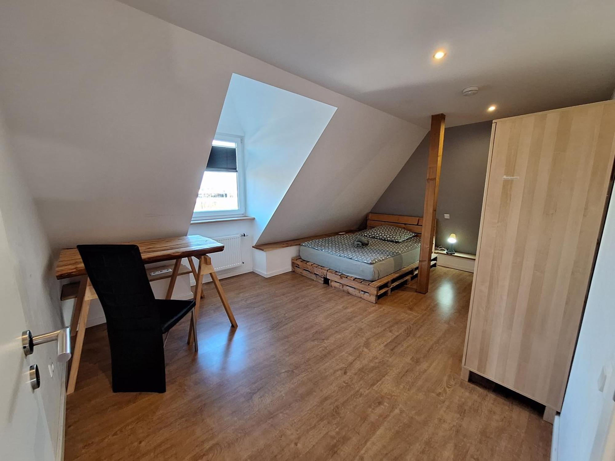 Bielefeld Zentral Komplette Fewo, 4 Schlafbereiche Bis Zu 8 Personen エクステリア 写真